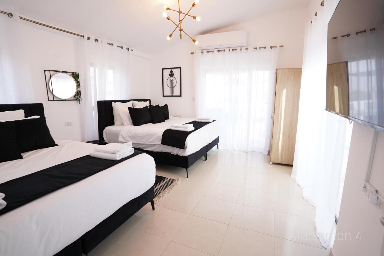 Yalarent Afarsemon Apartments With Pool - For Families & Couples Ejlat Exteriér fotografie